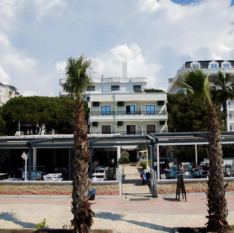 Okej Hotel Golem