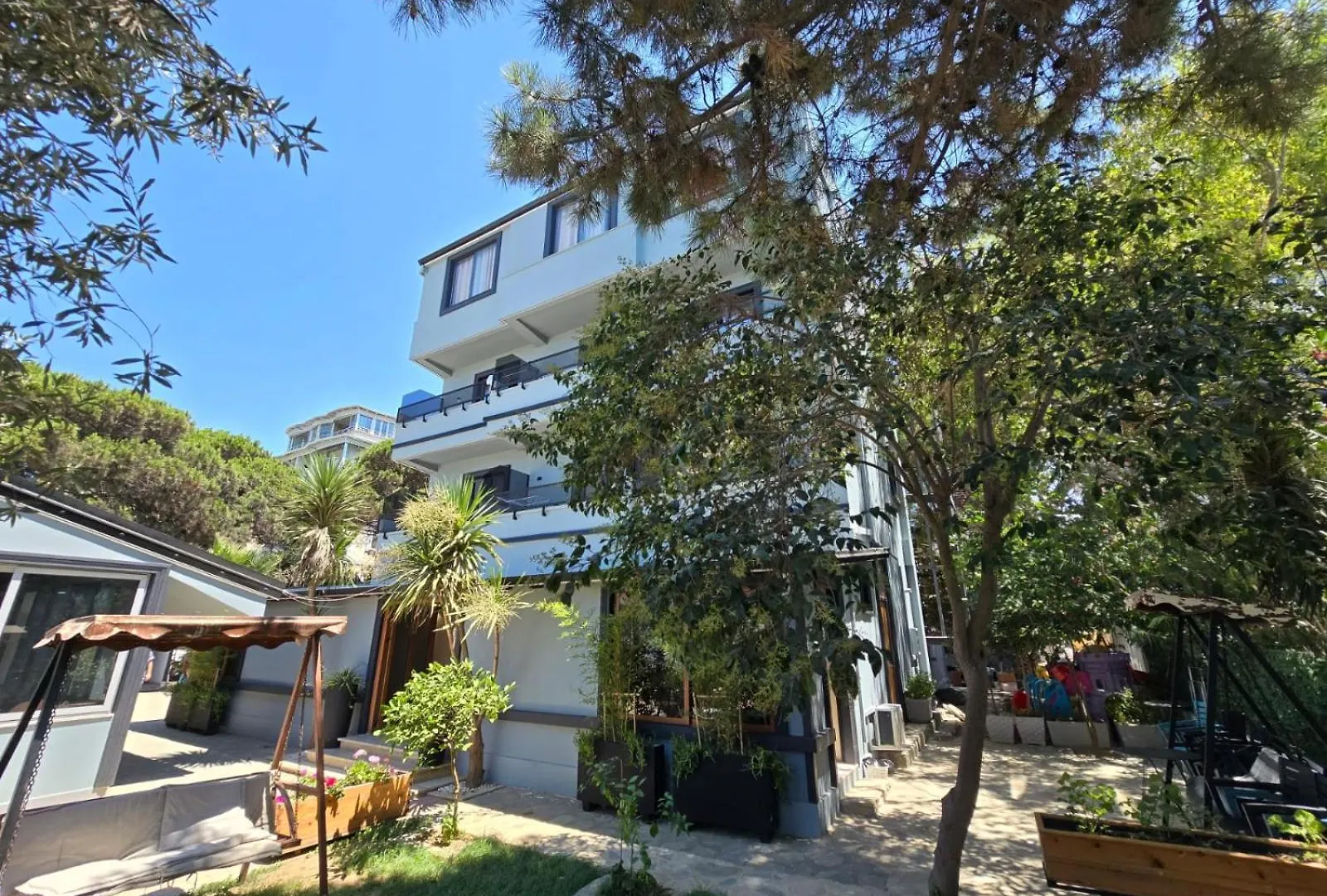 Okej Hotel Golem  Albanien