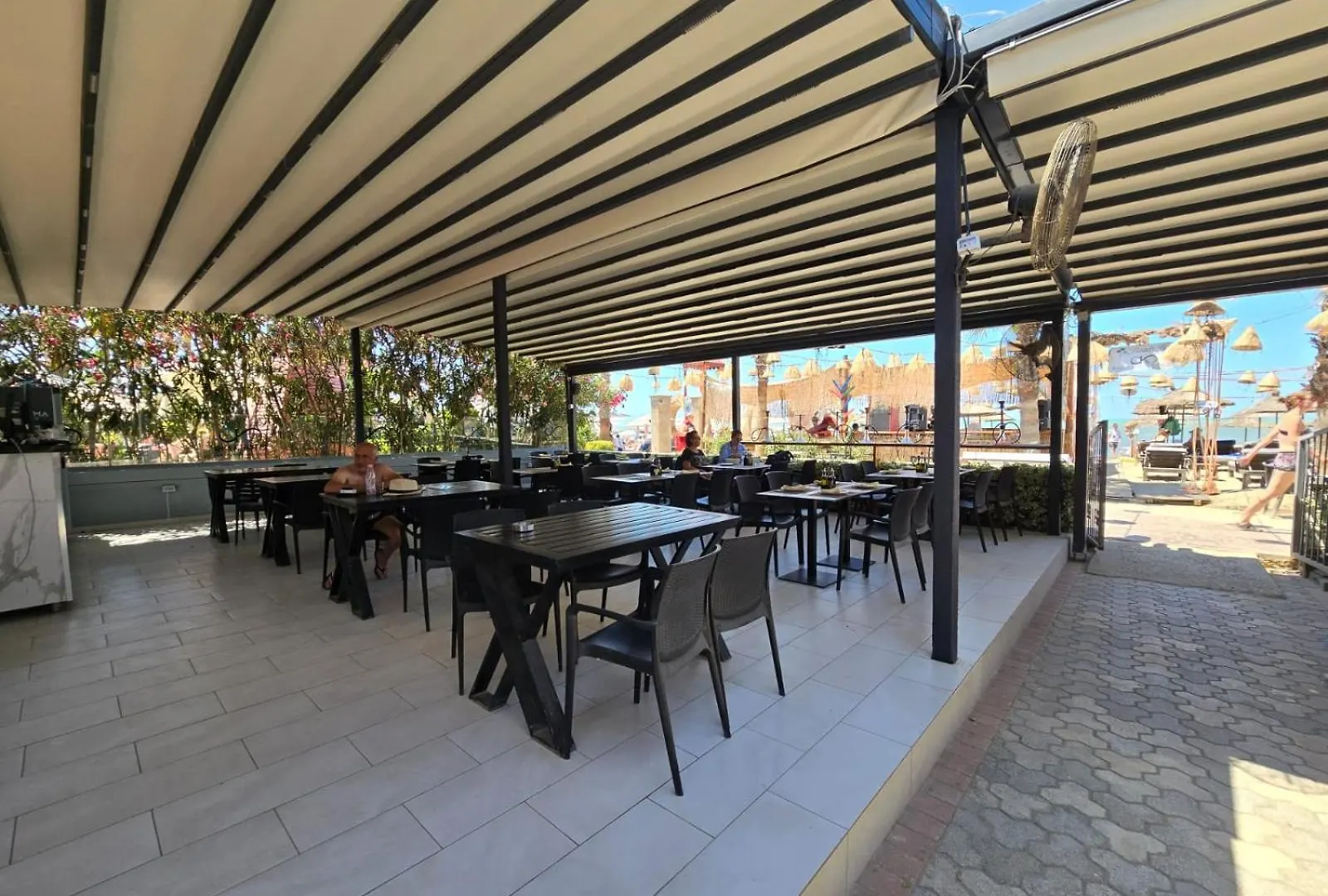 Okej Hotel Golem  Albanien