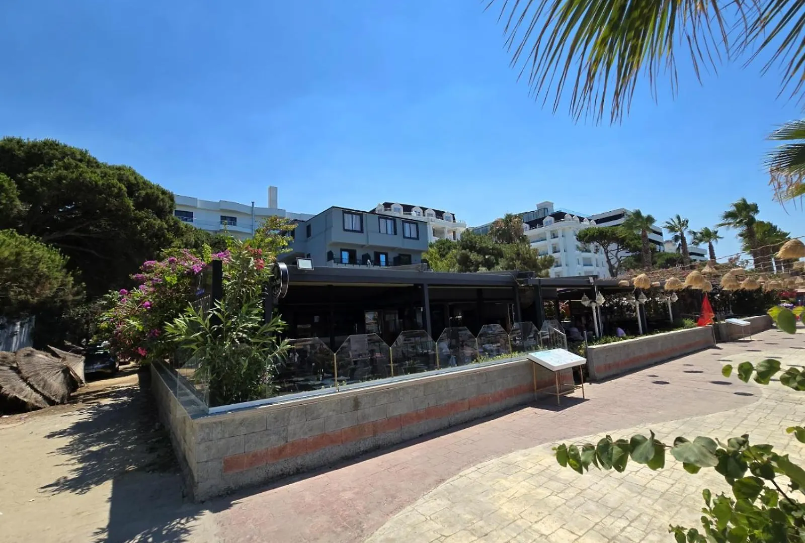 Okej Hotel Golem  0*, Golem (Tirana)