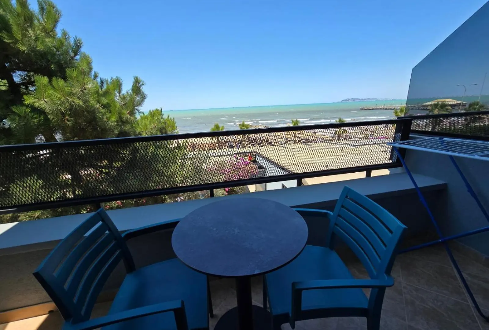 Okej Hotel Golem  Albanien