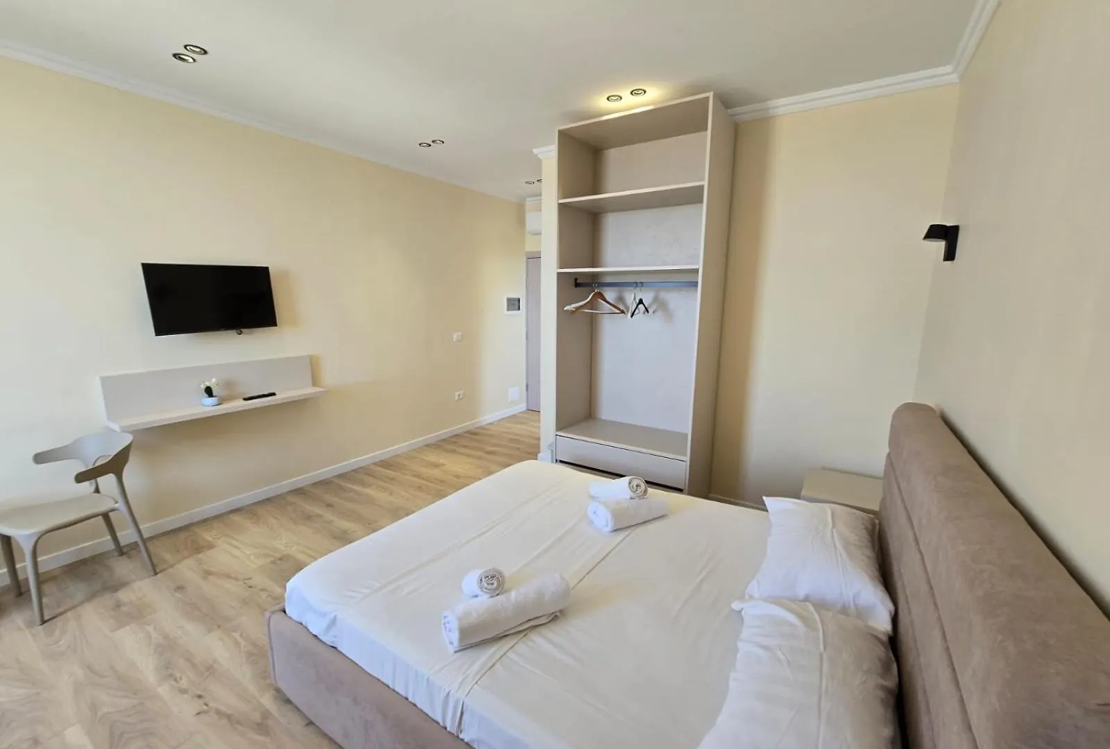 Okej Hotel Golem  0*, Golem (Tirana)